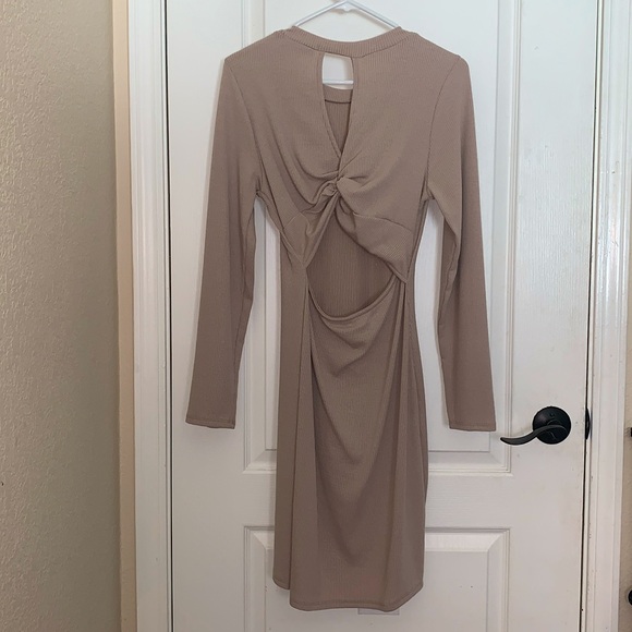 Gilli Nude Stretchy Open Back Long Sleeve Midi Dress - Picture 2 of 7